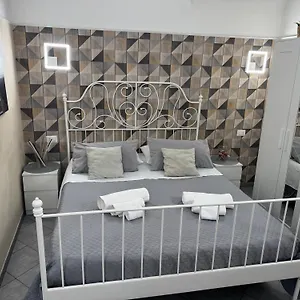 Charming House Aeroporto di Catania Fontana Rossa